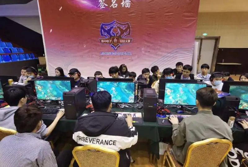 也会形成逼 也会形成逼