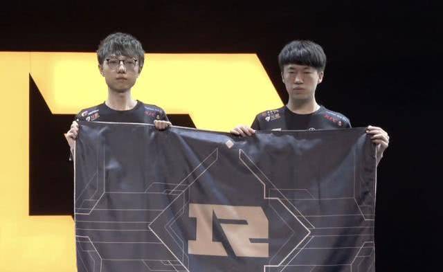 的深入进行 的深入进行